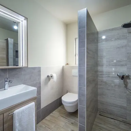 Villa Kuca Tose Staševica